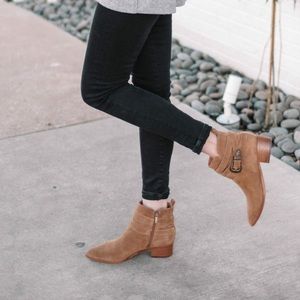 MARC FISHER Yandi Western Ankle Booties NWOB Tan Suede $225 Concho Buckle 7.5